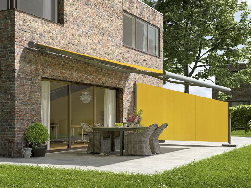 markilux 790 brick house with sloping side screen in yellow